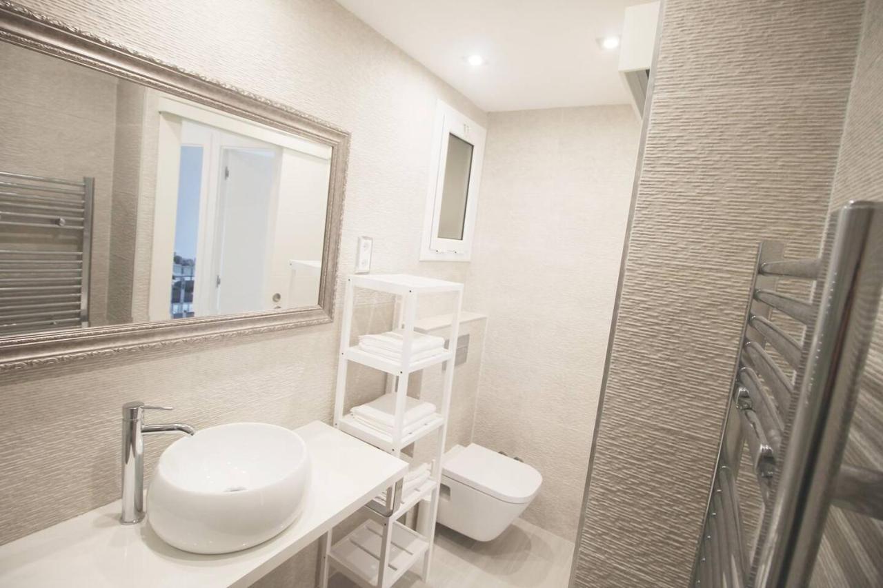 Family Deluxe Apartment Beach Castelldefels Exterior photo